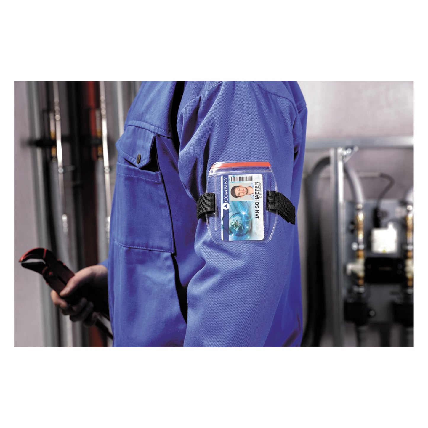 Durable Card Holder Outdoor Secure, Vertical, 3.42" x 2.12", Clear, 10/Box (841419)