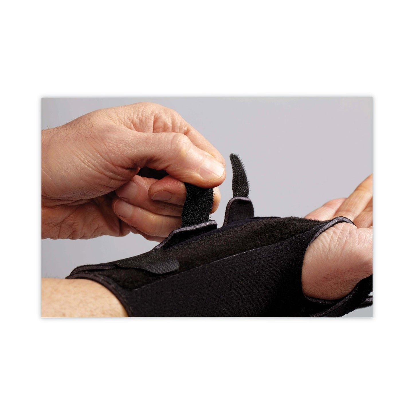 FUTURO Adjustable Reversible Splint Wrist Brace, Fits Wrists 5.5" to 8.5", Black (10770EN)