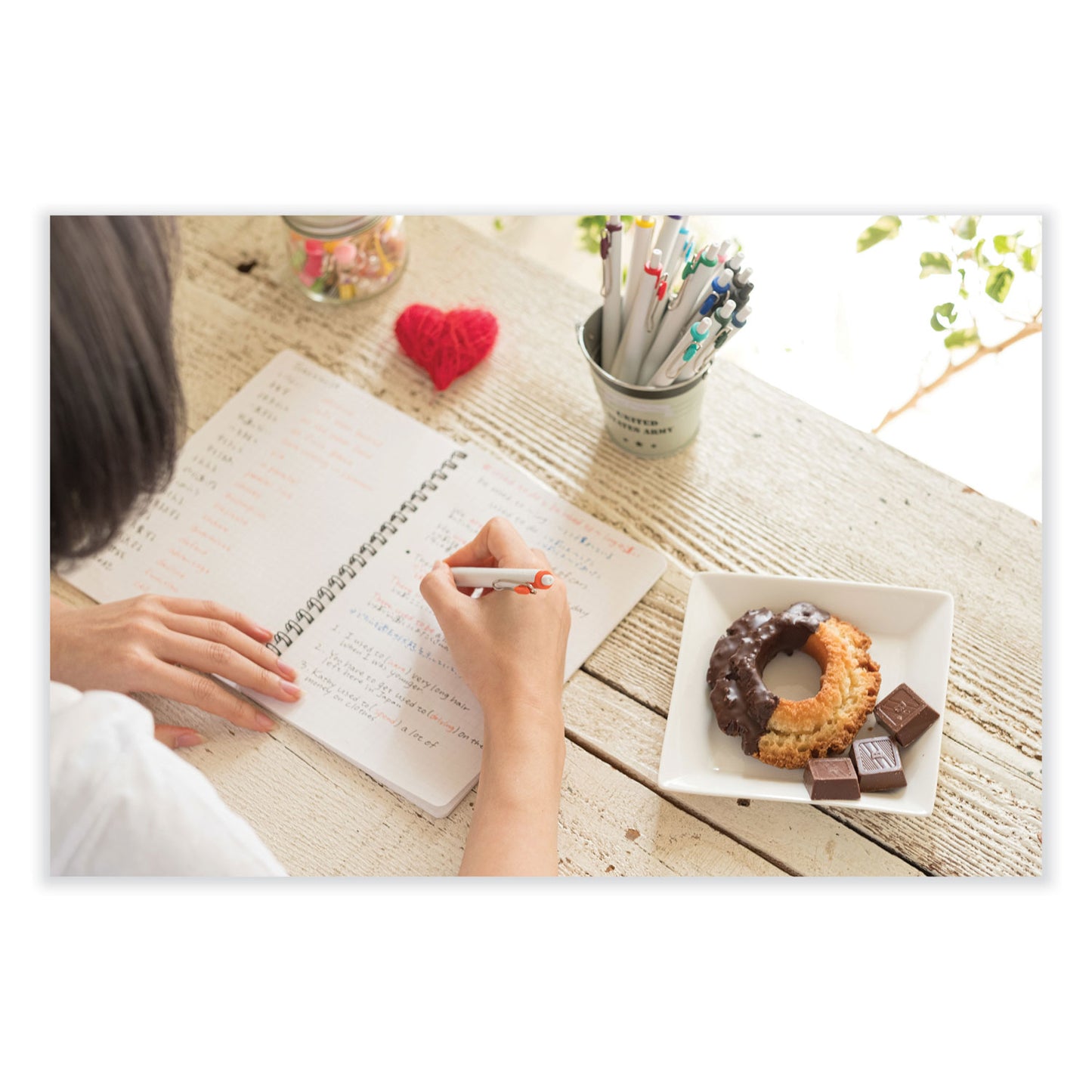 uni-ball uniONE Gel Pen, Retractable, Medium 0.7 mm, Assorted Fashion Ink Colors, Assorted Barrel Colors, 5/Pack (70381)