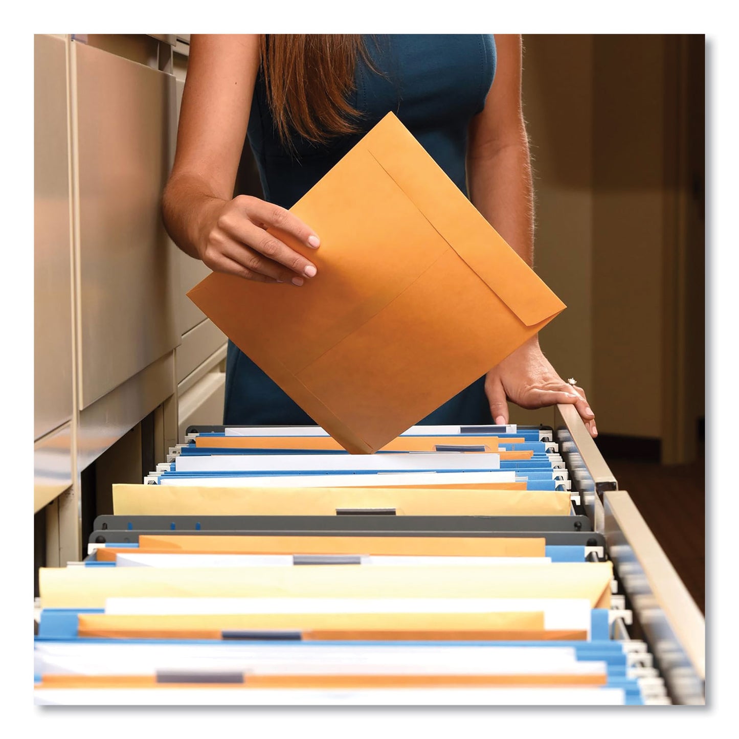 Quality Park Redi-Strip Catalog Envelope, #1, Cheese Blade Flap, Redi-Strip Adhesive Closure, 6 x 9, Brown Kraft, 100/Box (44162)