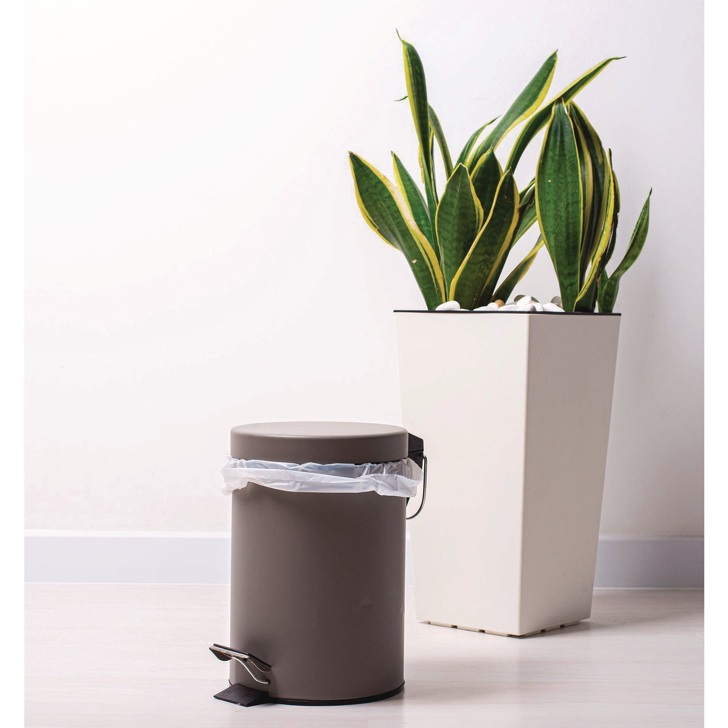 Heritage High-Density Waste Can Liners, 4 gal, 6 mic, 17" x 18", Natural, 2,000/Carton (Z3418RNR01)