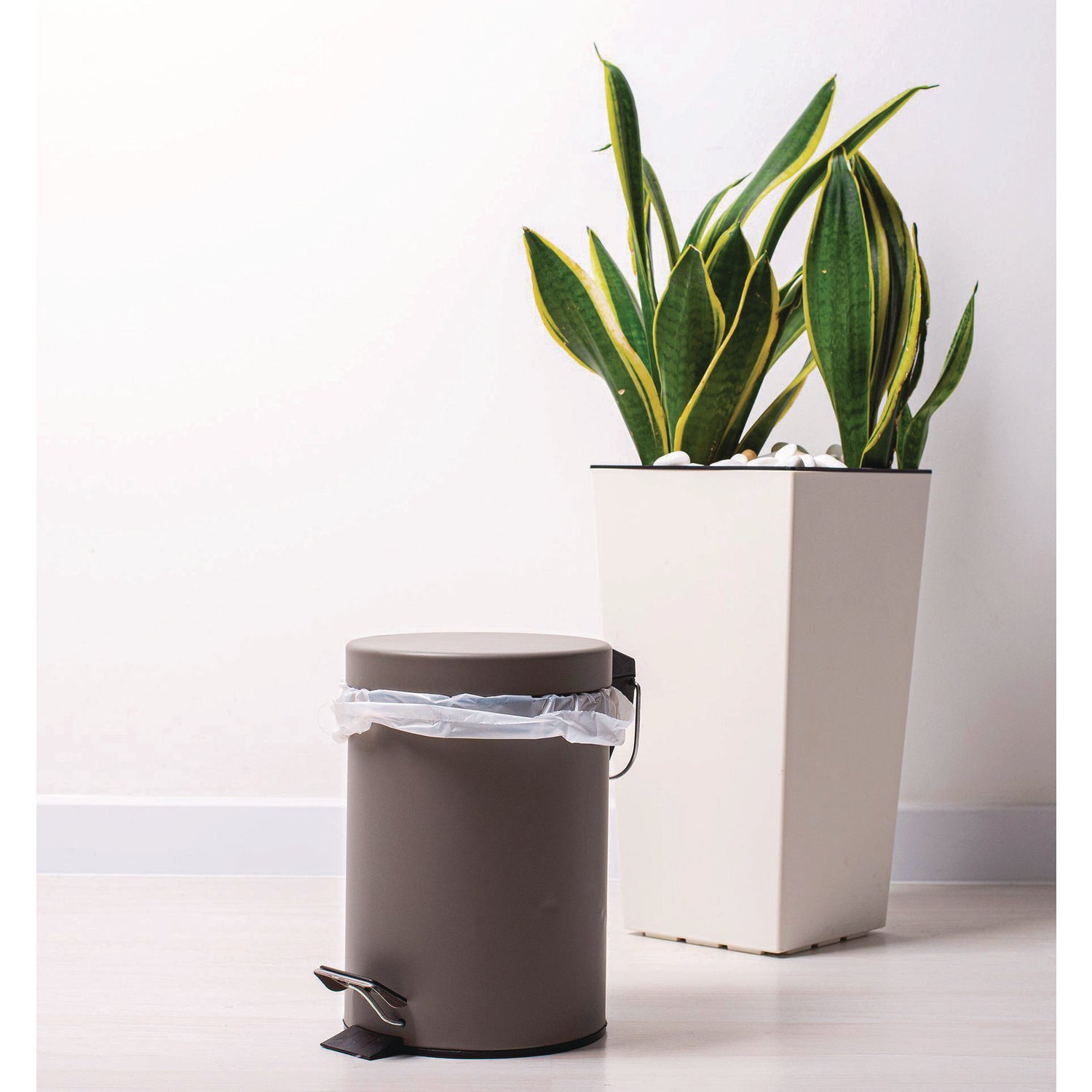 Heritage High-Density Waste Can Liners, 4 gal, 6 mic, 17" x 18", Natural, 2,000/Carton (Z3418RNR01)