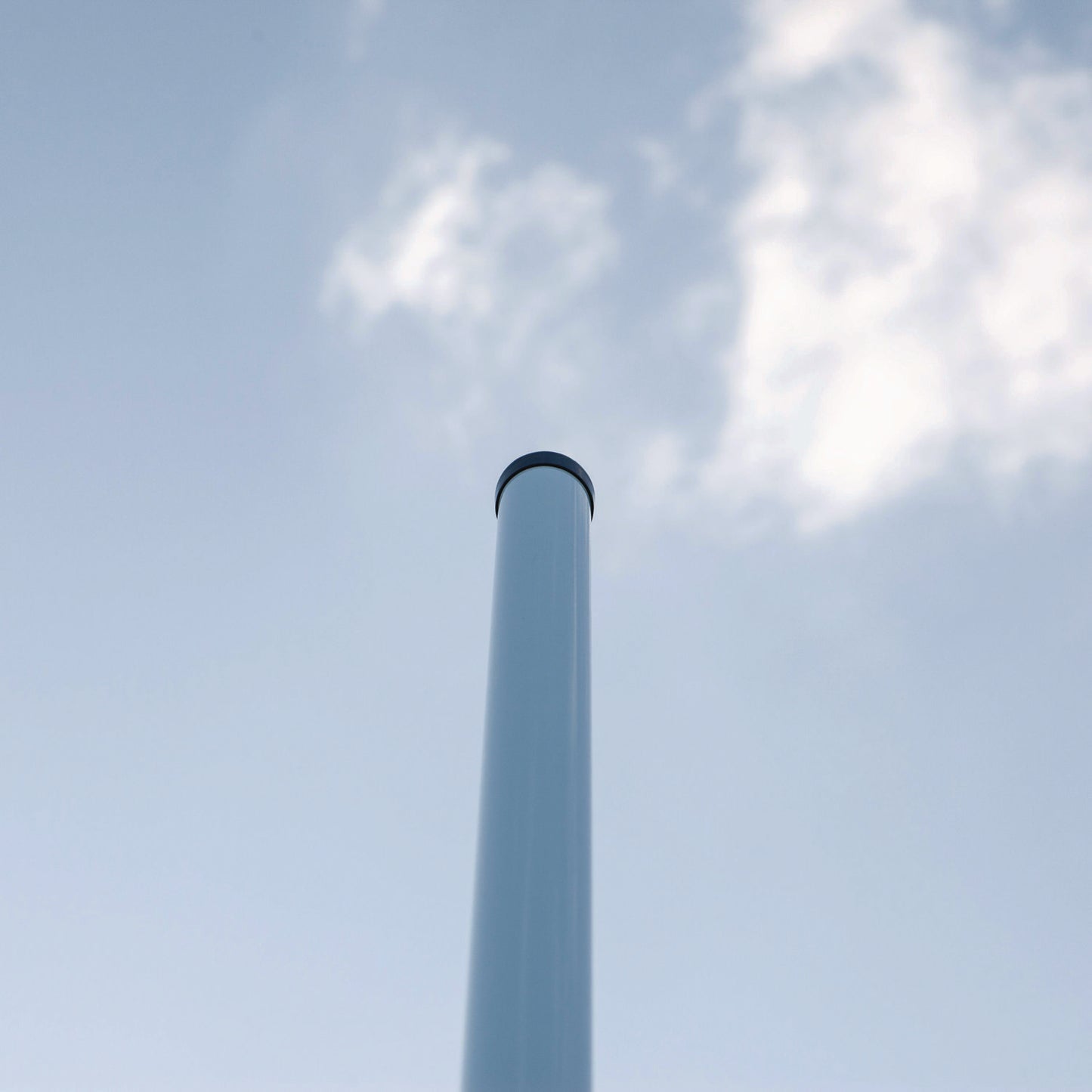 Champion Sports Deluxe Tether Ball Set, Tetherball/102" Cord/(4) 24" Telescoping Poles/Carry Bag/Pump with Needle (DTBSET)