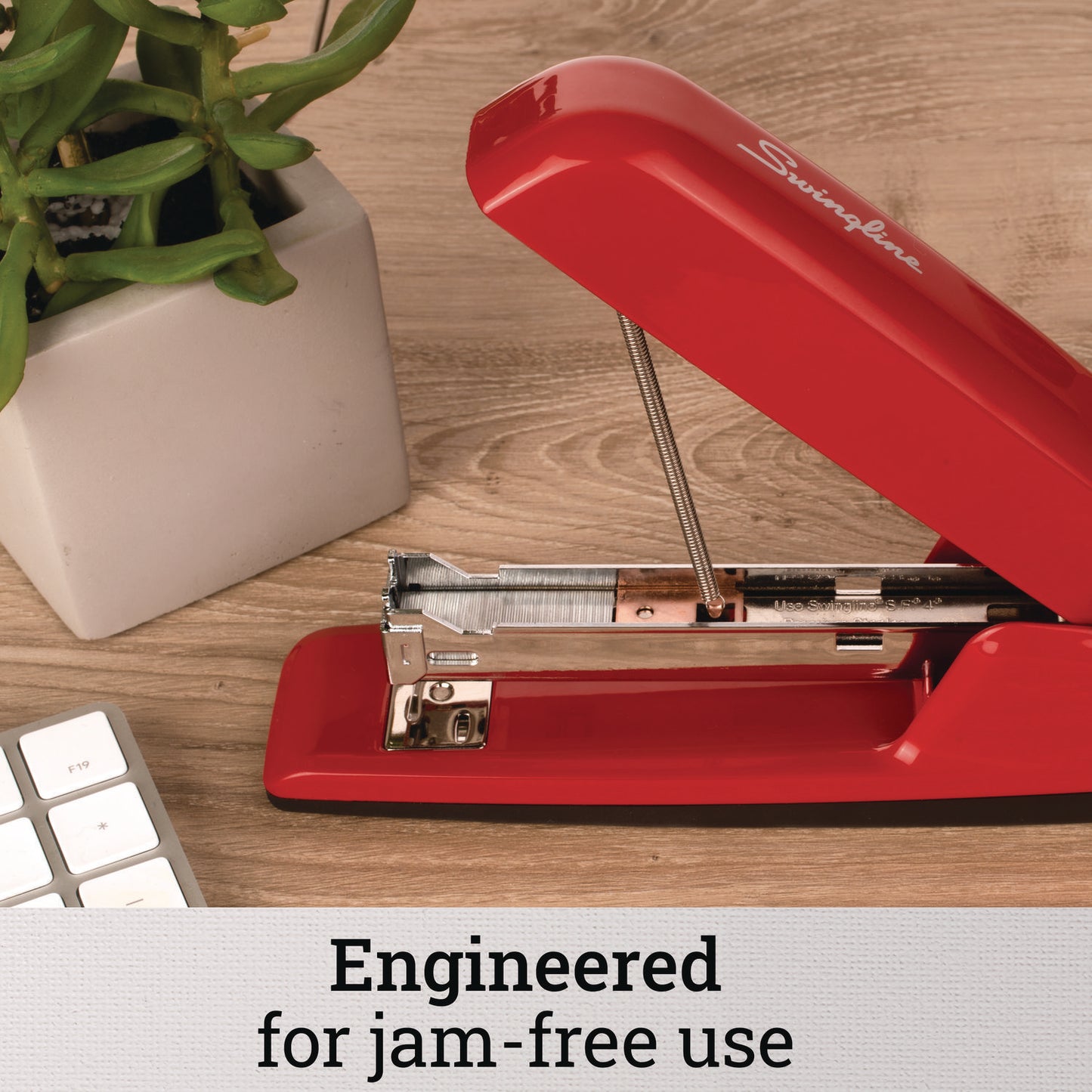Swingline 747 Business Full Strip Desk Stapler, 30-Sheet Capacity, Rio Red (74736)