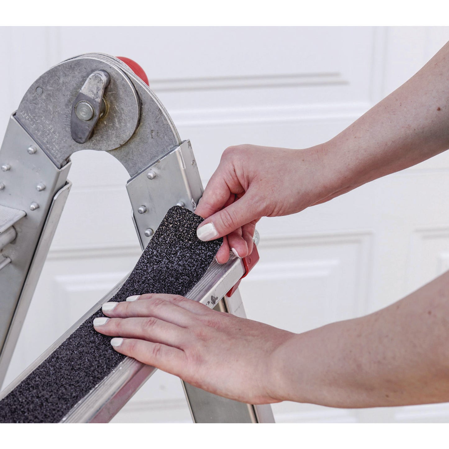 Gorilla Tread Tape, 3" Core, 2" x 10 ft, Black (115944)