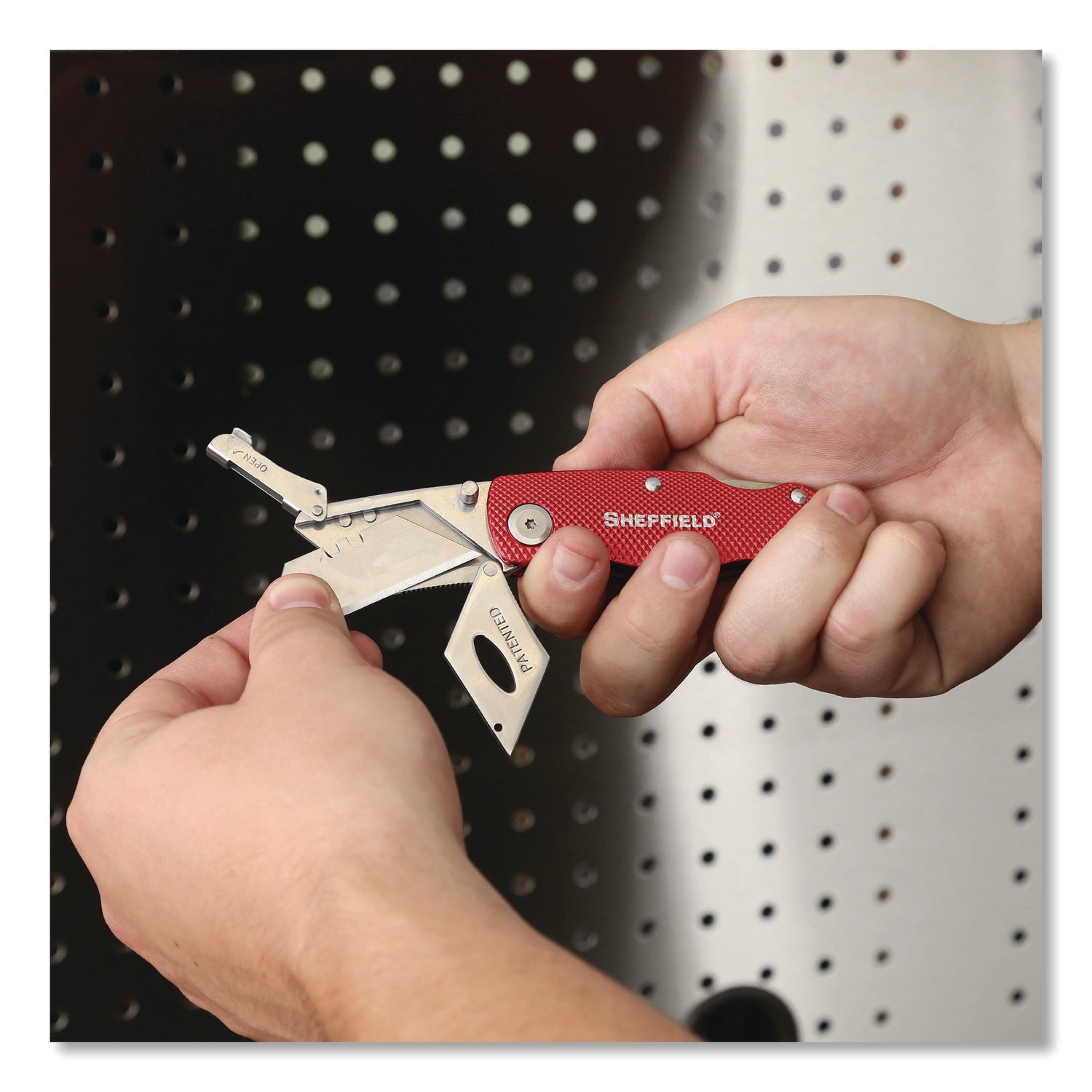 Sheffield Quick Change Lock Back Utility Knife, 1.25" Blade, 3.5" Aluminum Handle, Red (12614)