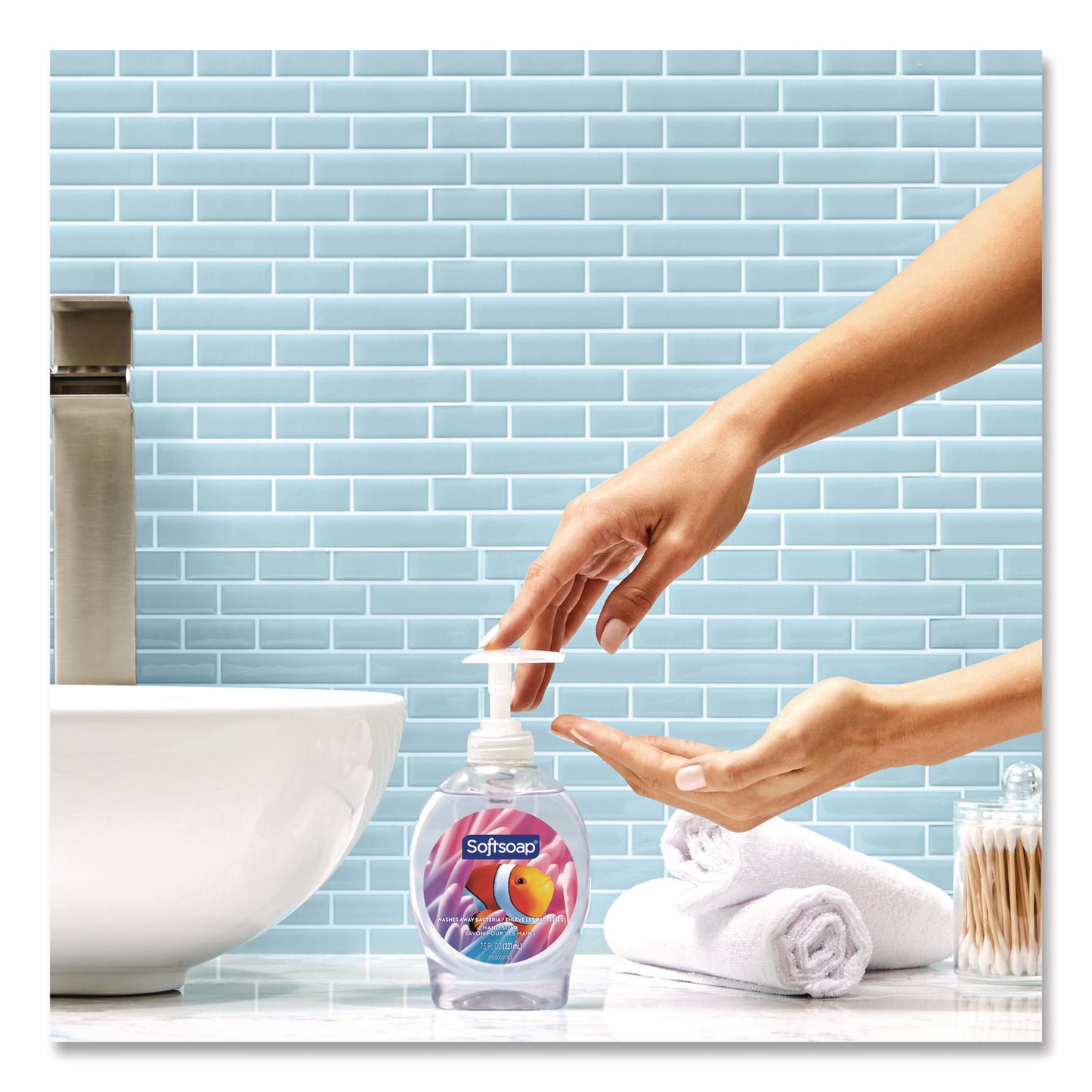 Softsoap Moisturizing Hand Soap, Fresh, 7.5 oz Bottle (26800)