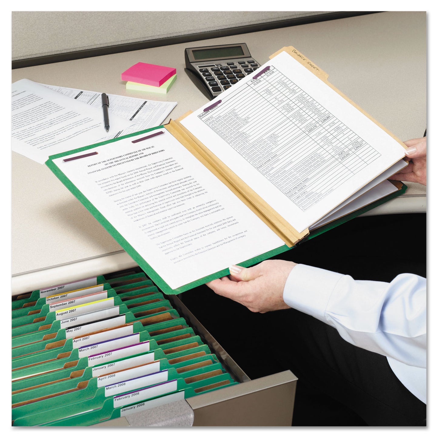 Smead Eight-Section Pressboard Top Tab Classification Folders, Eight SafeSHIELD Fasteners, 3 Dividers, Letter Size, Green, 10/Box (14097)