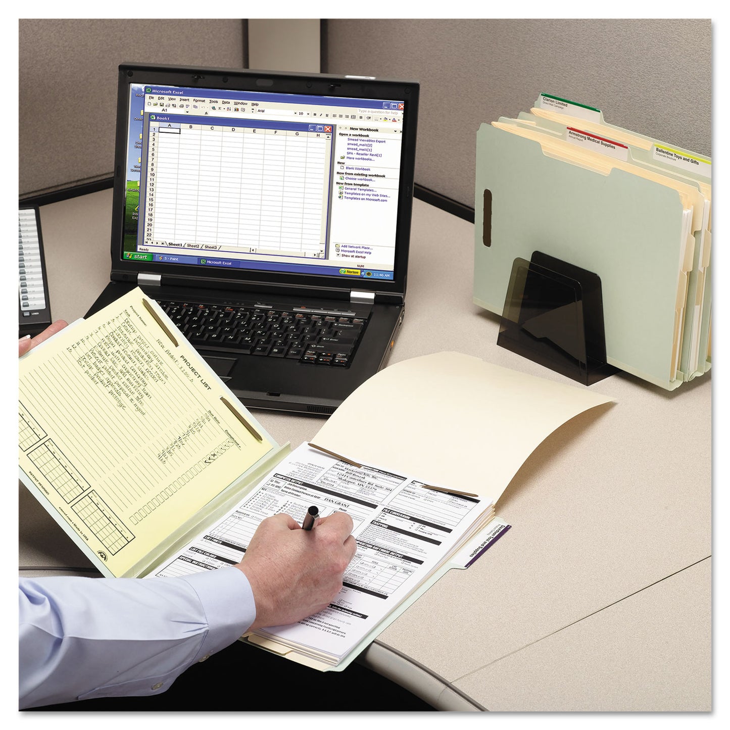 Smead Recycled Pressboard Fastener Folders, 1" Expansion, 2 Fasteners, Letter Size, Gray-Green Exterior, 25/Box (15003)
