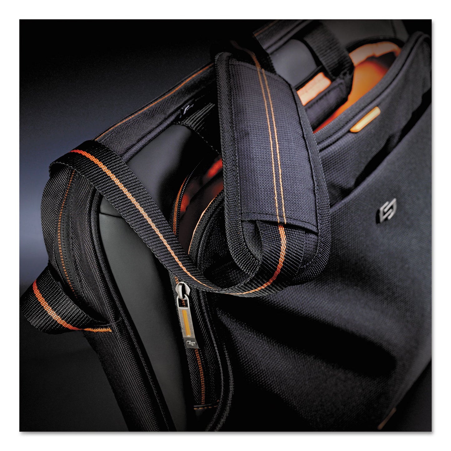 SOLO Urban Slim Brief, Fits Devices Up to 15.6", Polyester, 16.5 x 2 x 11.75, Black (UBN1014)