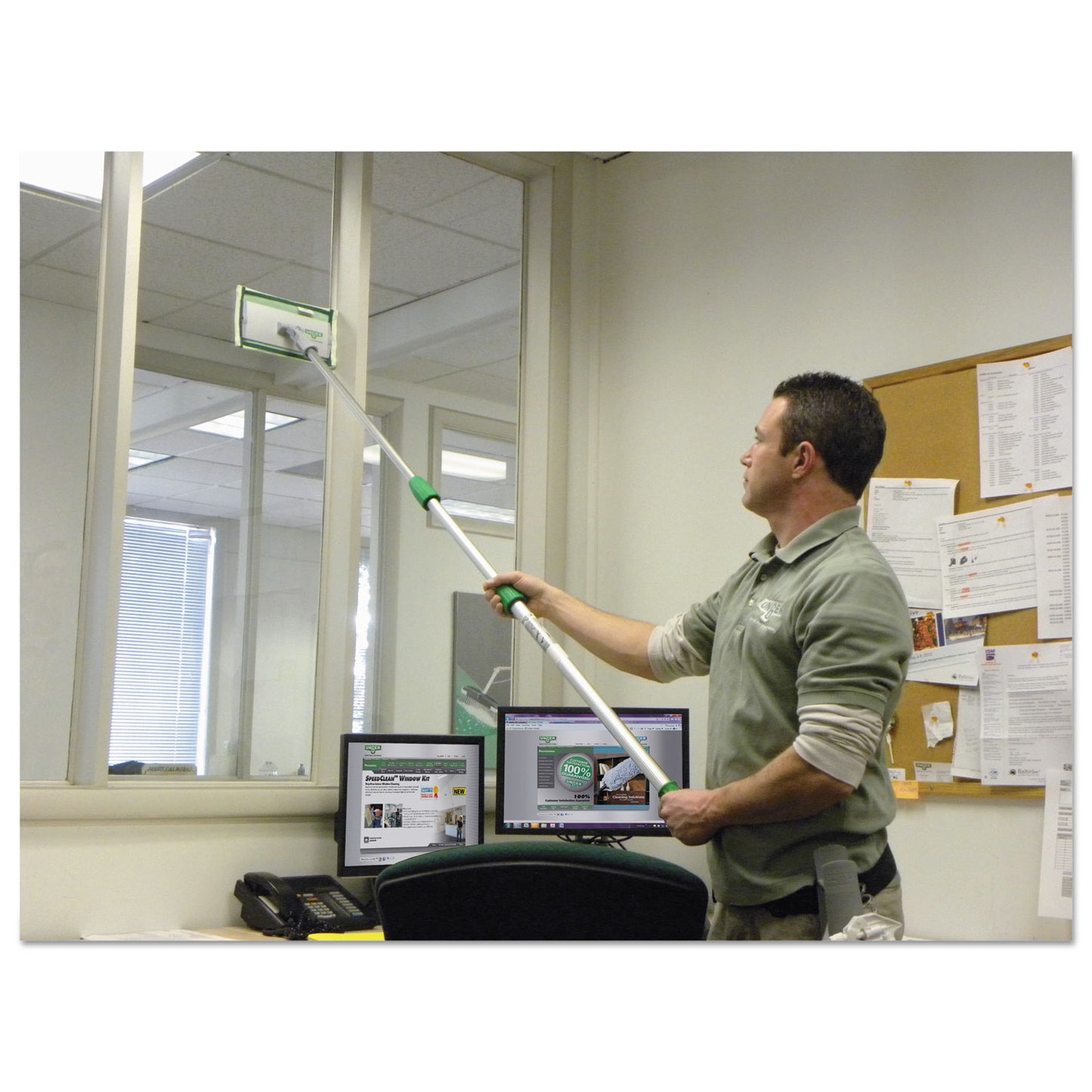 Unger SpeedClean Window Cleaning Kit, 72" to 80", Extension Pole With 8" Pad Holder, Silver/Green (CK053)