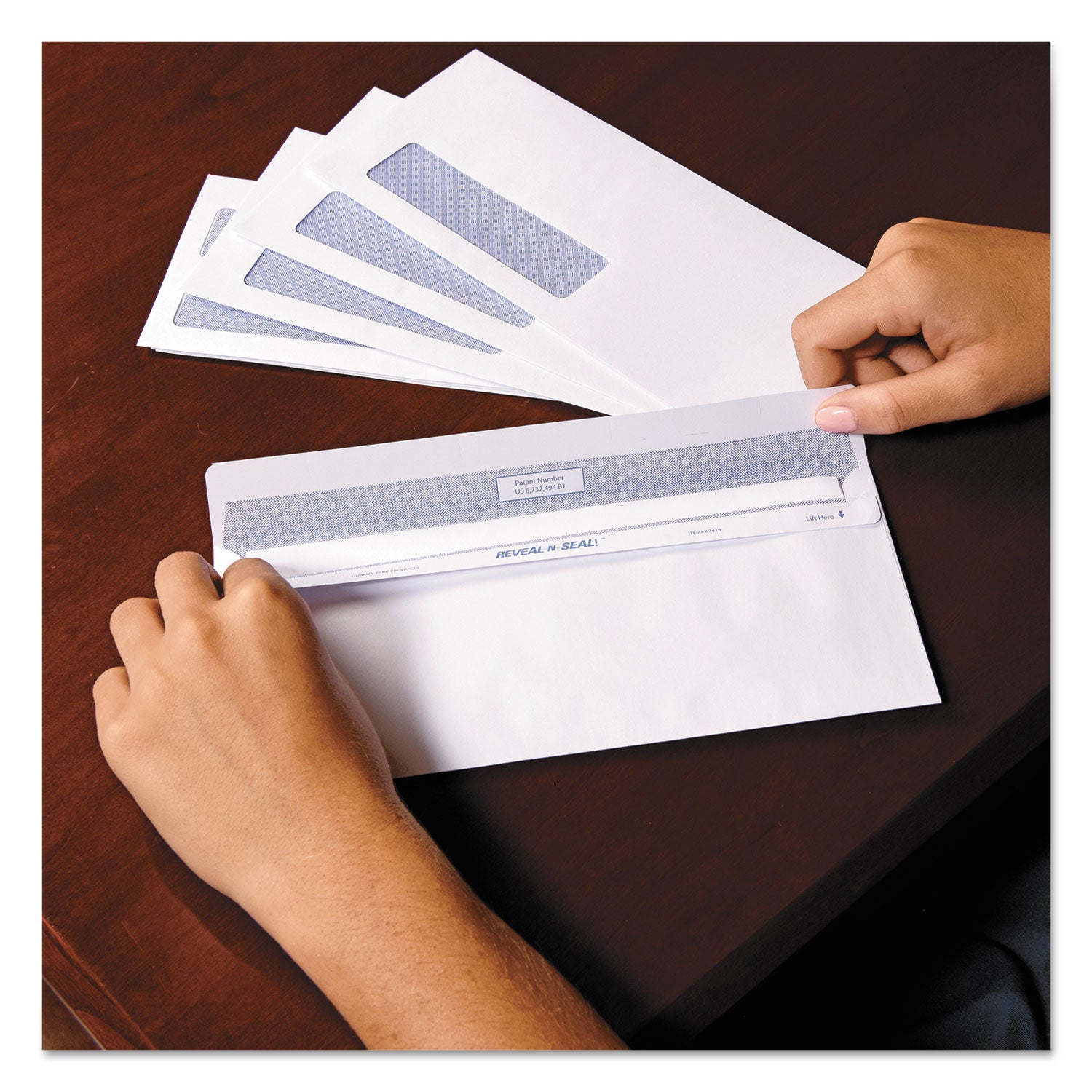 Quality Park Reveal-N-Seal Envelope, #9, Commercial Flap, Self-Adhesive Closure, 3.88 x 8.88, White, 500/Box (67529)