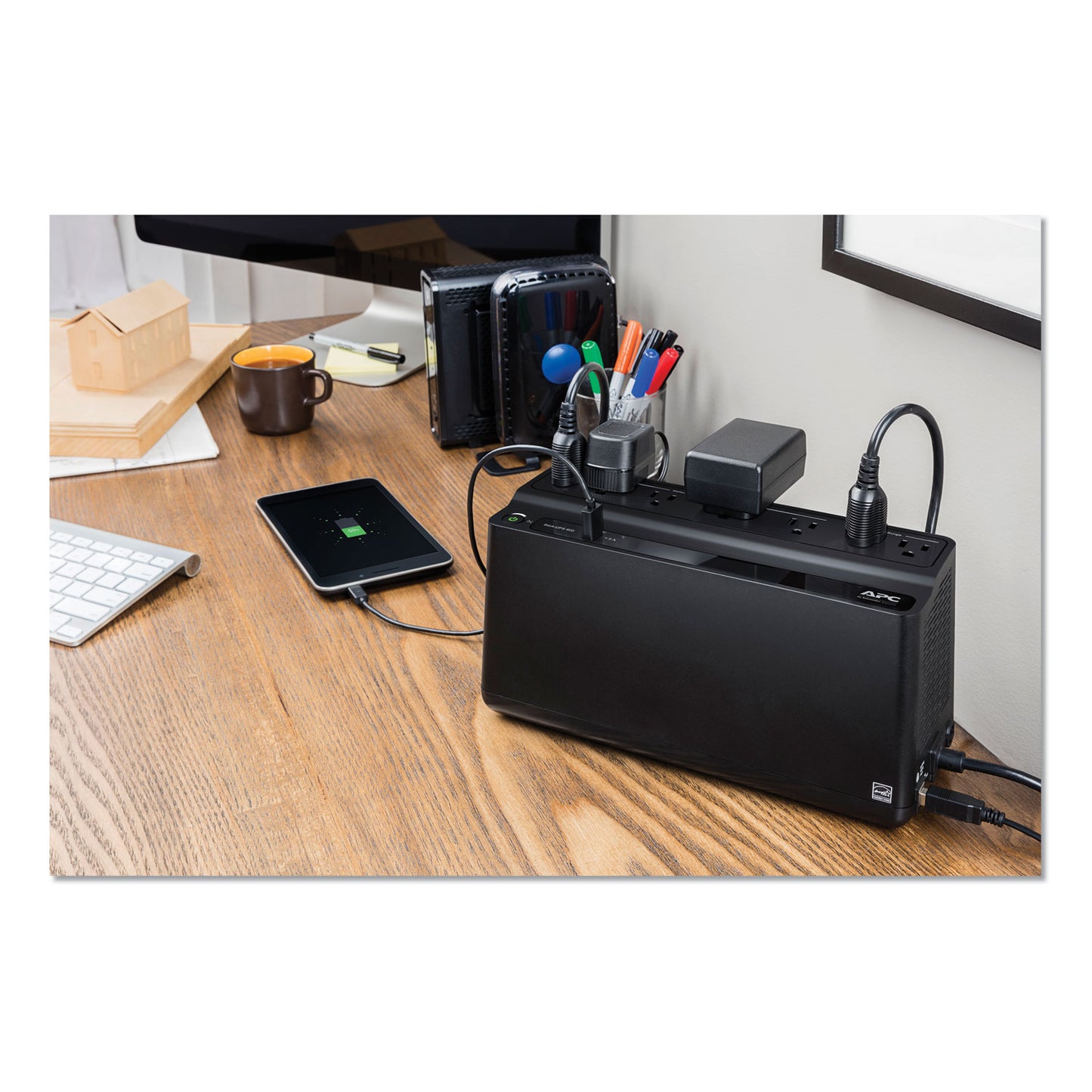 APC Back-ups Es 600va, 120v (BE600M1)