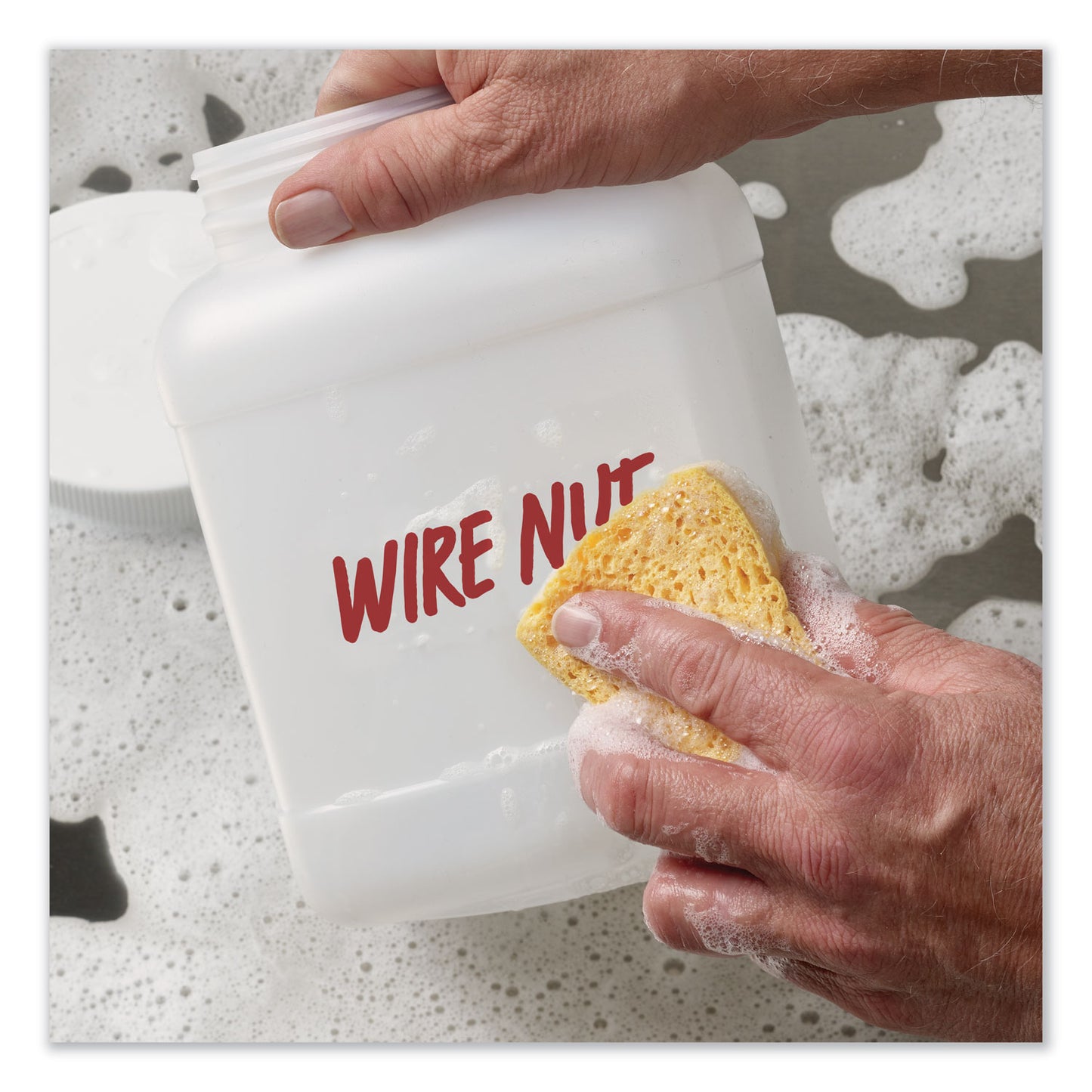 Avery MARKS A LOT Extra-Large Desk-Style Permanent Marker, Extra-Broad Chisel Tip, Red (24147)