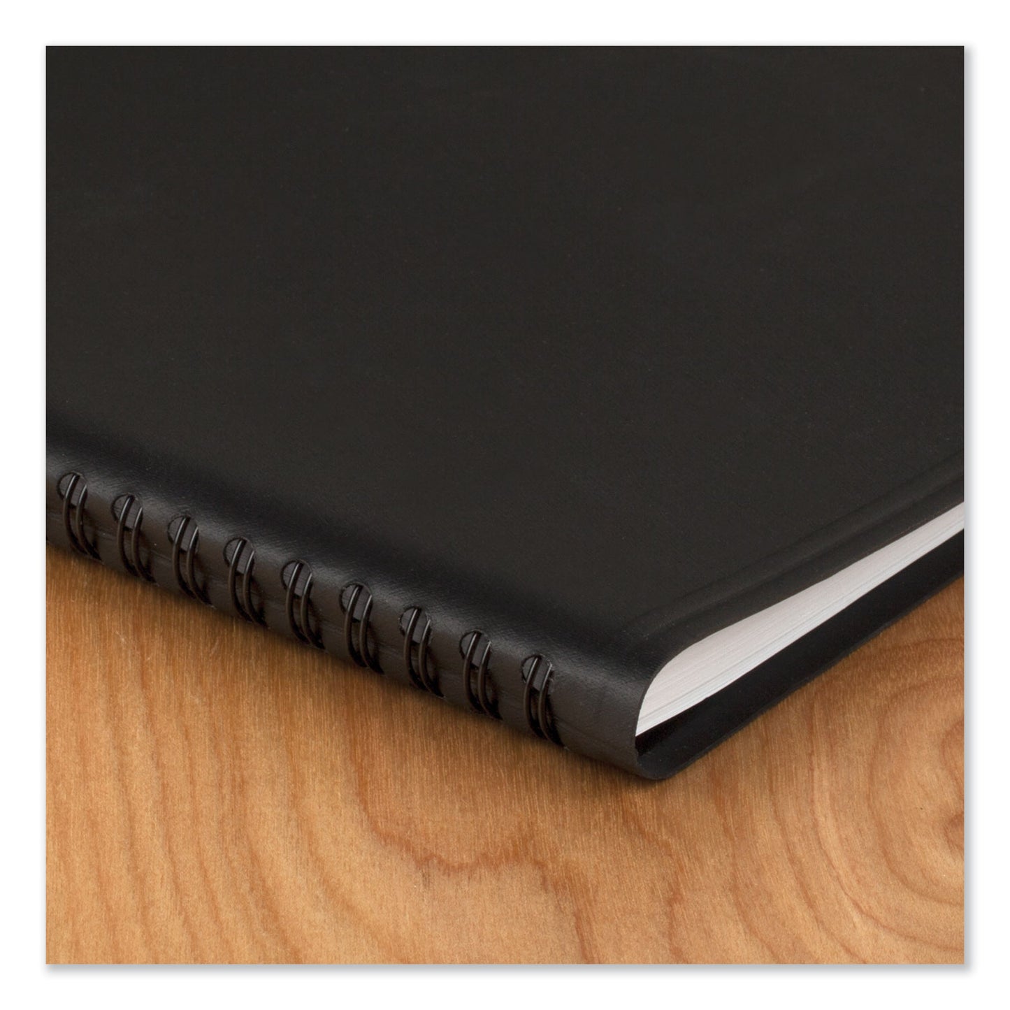AT-A-GLANCE DayMinder Open-Schedule Weekly Appointment Book, 8.75 x 7, Black Cover, 12-Month (Jan to Dec): 2025 (G53500)