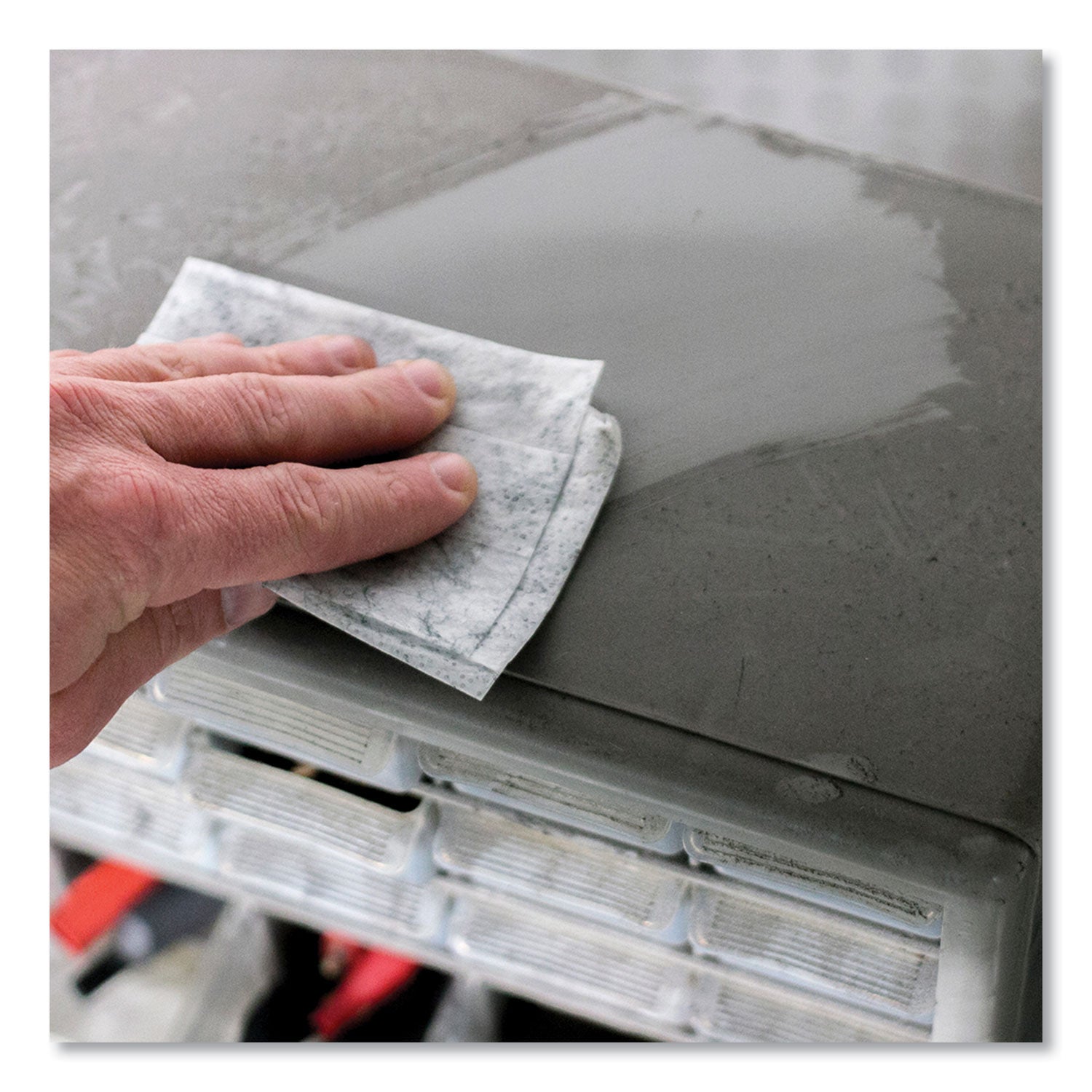 simple green Safety Towels, 1-Ply, 10 x 11.75, White, Unscented, 75/Canister (13351)