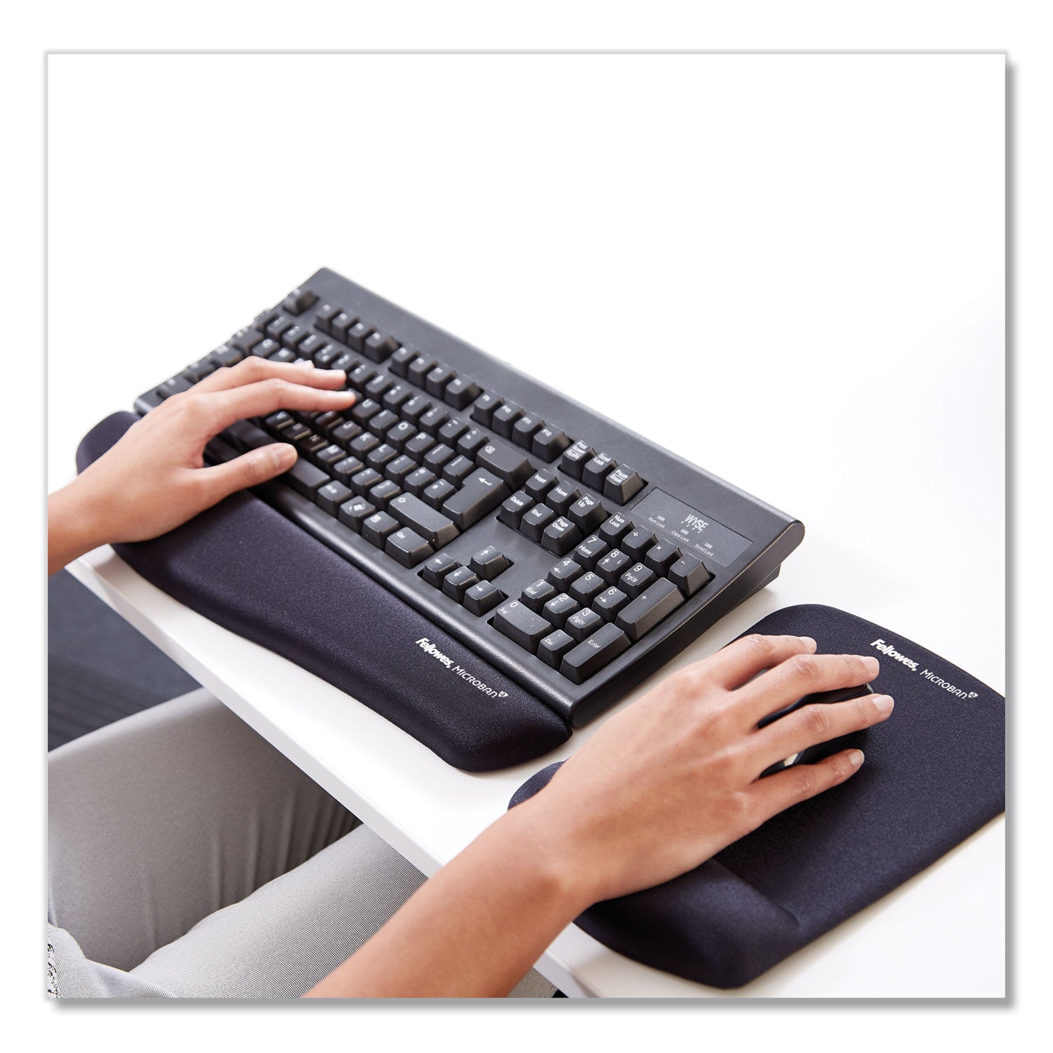 Fellowes PlushTouch Keyboard Wrist Rest, 18.12 x 3.18, Black (9252101)