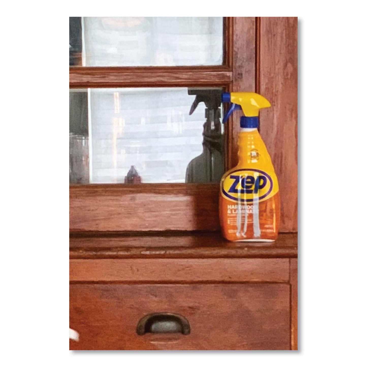 Zep Commercial Hardwood and Laminate Cleaner, 32 oz Spray Bottle (ZUHLF32EA)