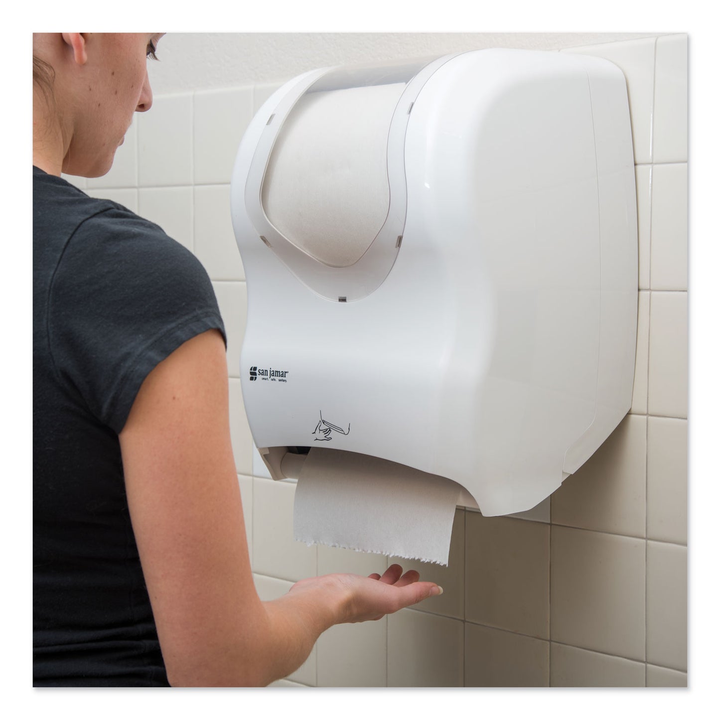 San Jamar Smart System with iQ Sensor Towel Dispenser, 16.5 x 9.75 x 12, White/Clear (T1470WHCL)