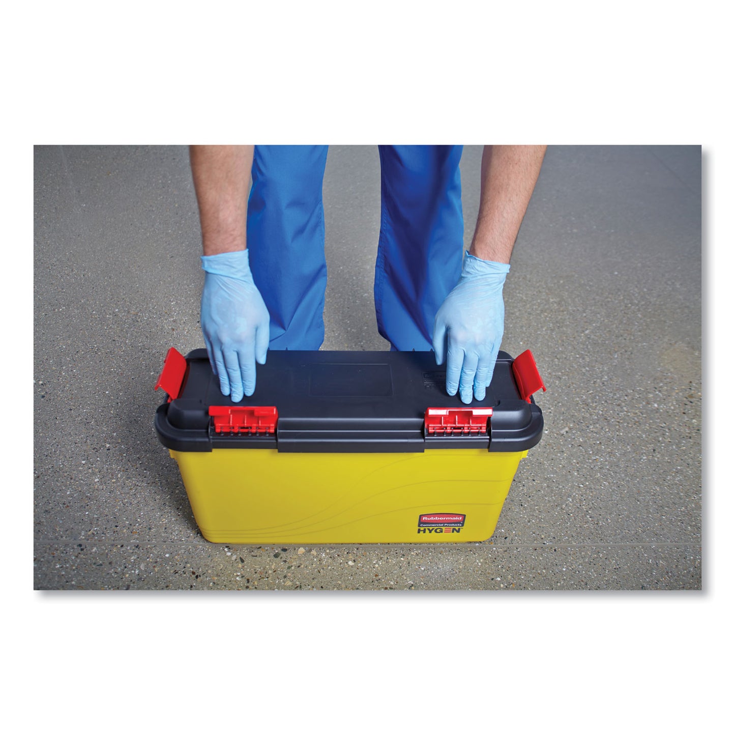 Rubbermaid HYGEN Charging Bucket, 6.8 gal, Yellow (Q95088YW)