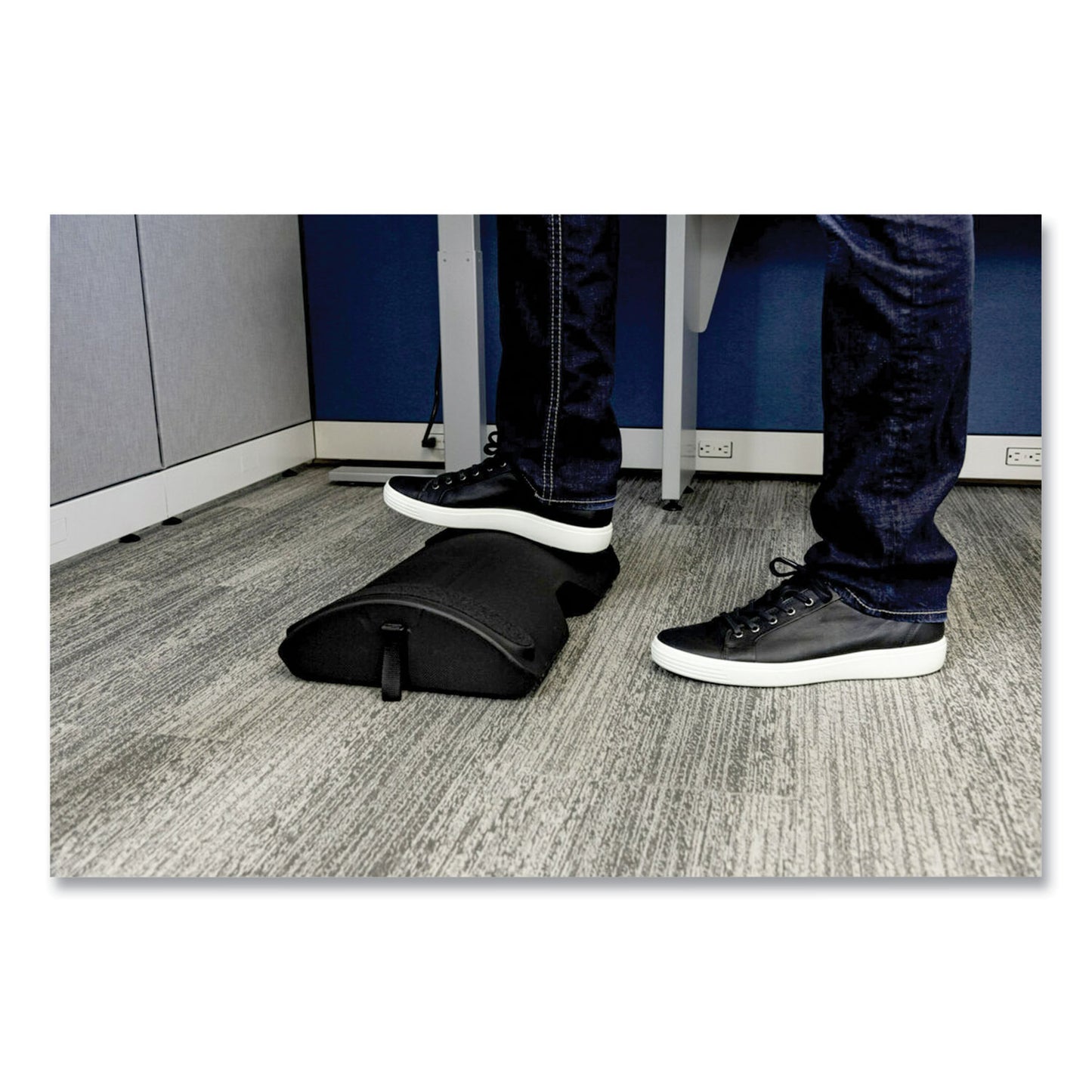 3M Foot Rest for Standing Desks, 19.98w x 11.97d x 4.2h, Black (FR200B)