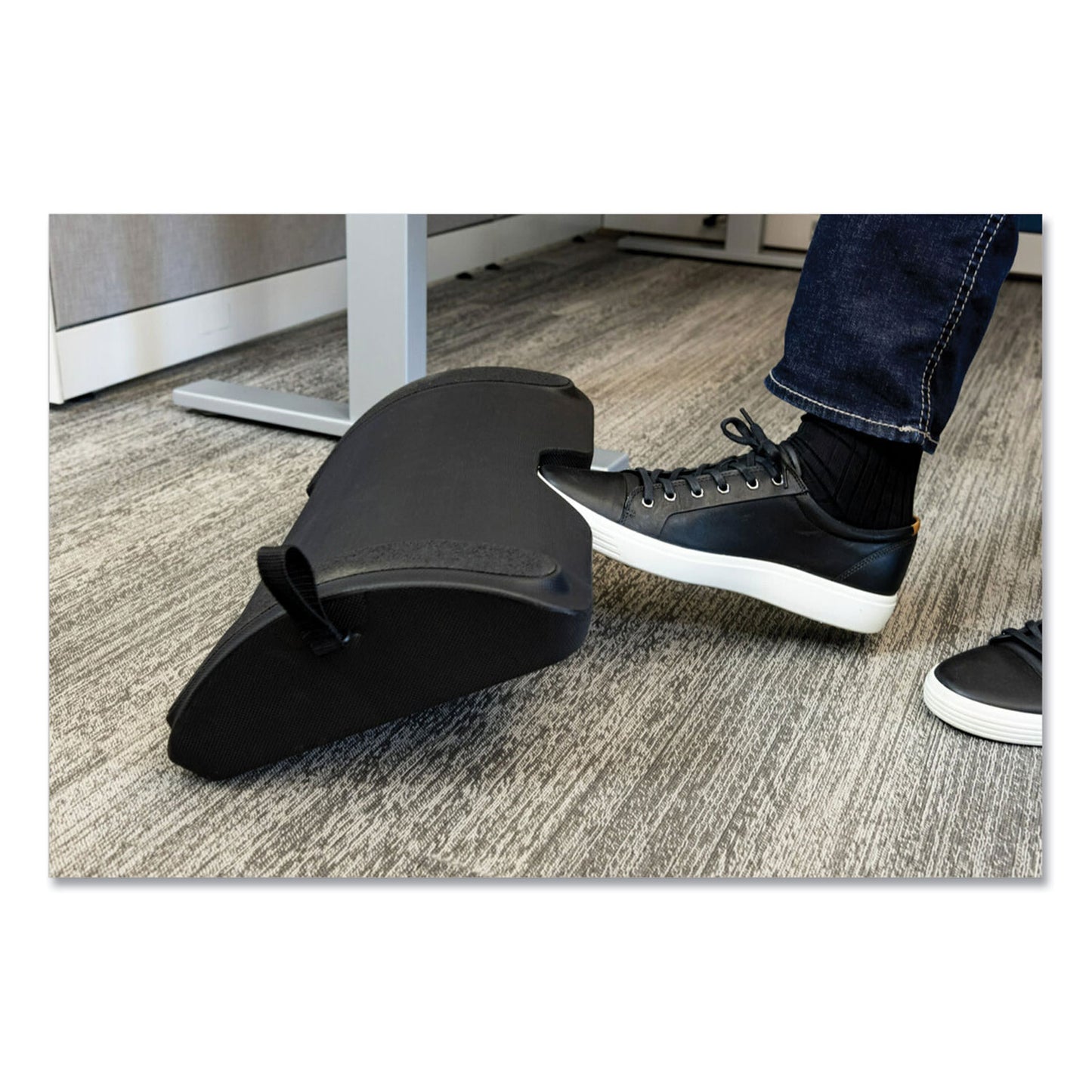 3M Foot Rest for Standing Desks, 19.98w x 11.97d x 4.2h, Black (FR200B)
