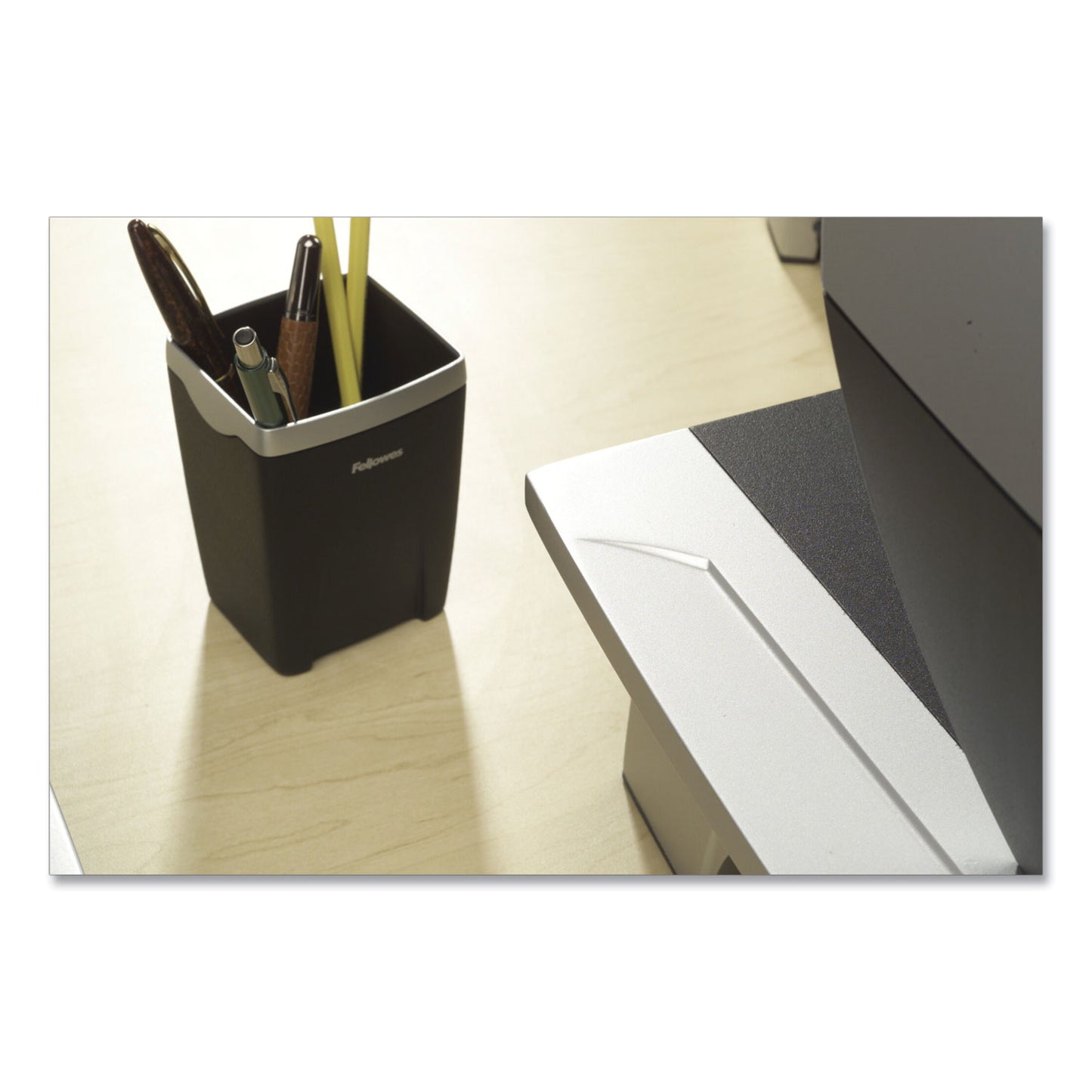 Fellowes Office Suites Divided Pencil Cup, Plastic, 3.13 x 3.13 x 4.25, Black/Silver (8032301)