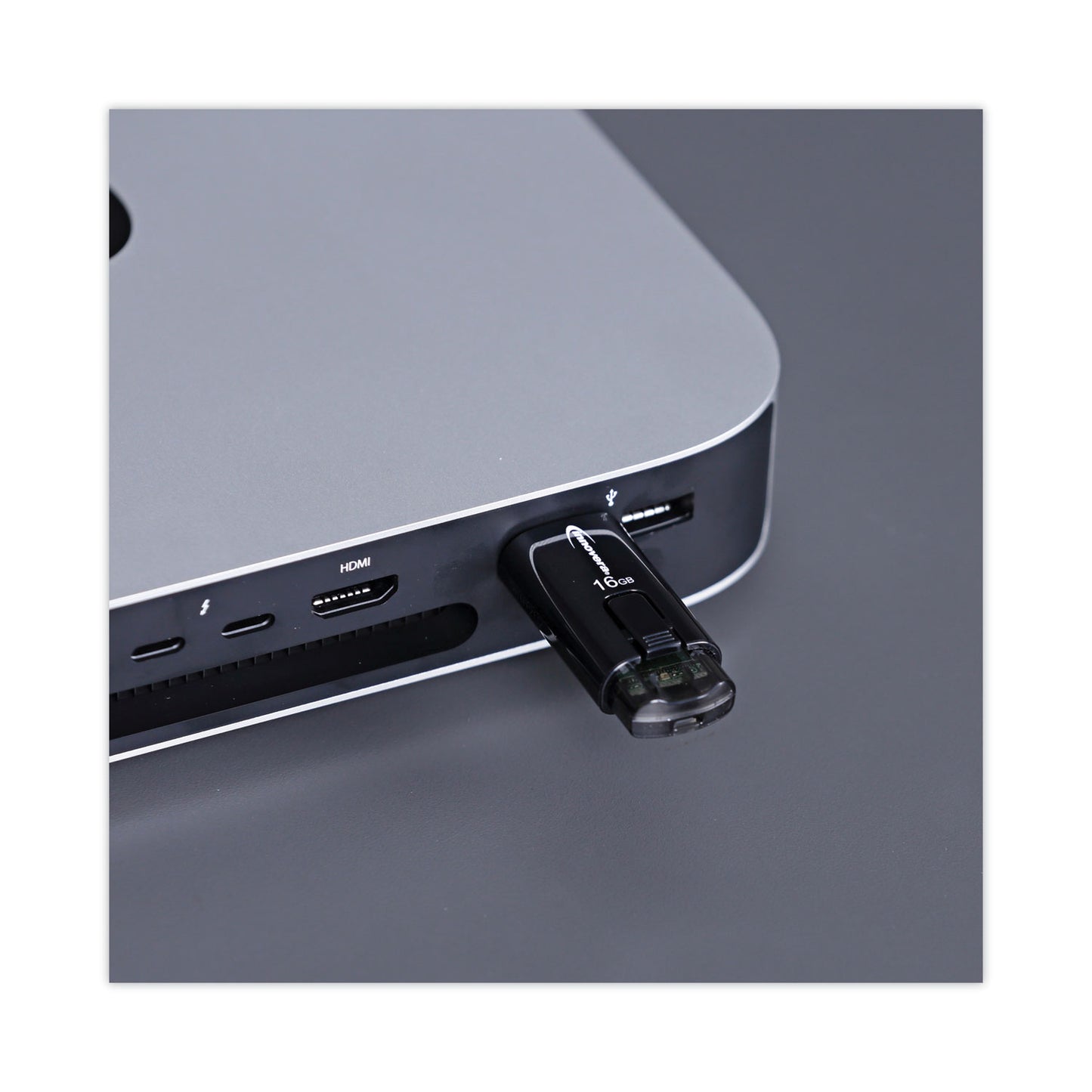 Innovera USB 3.0 Flash Drive, 16 GB (82016)