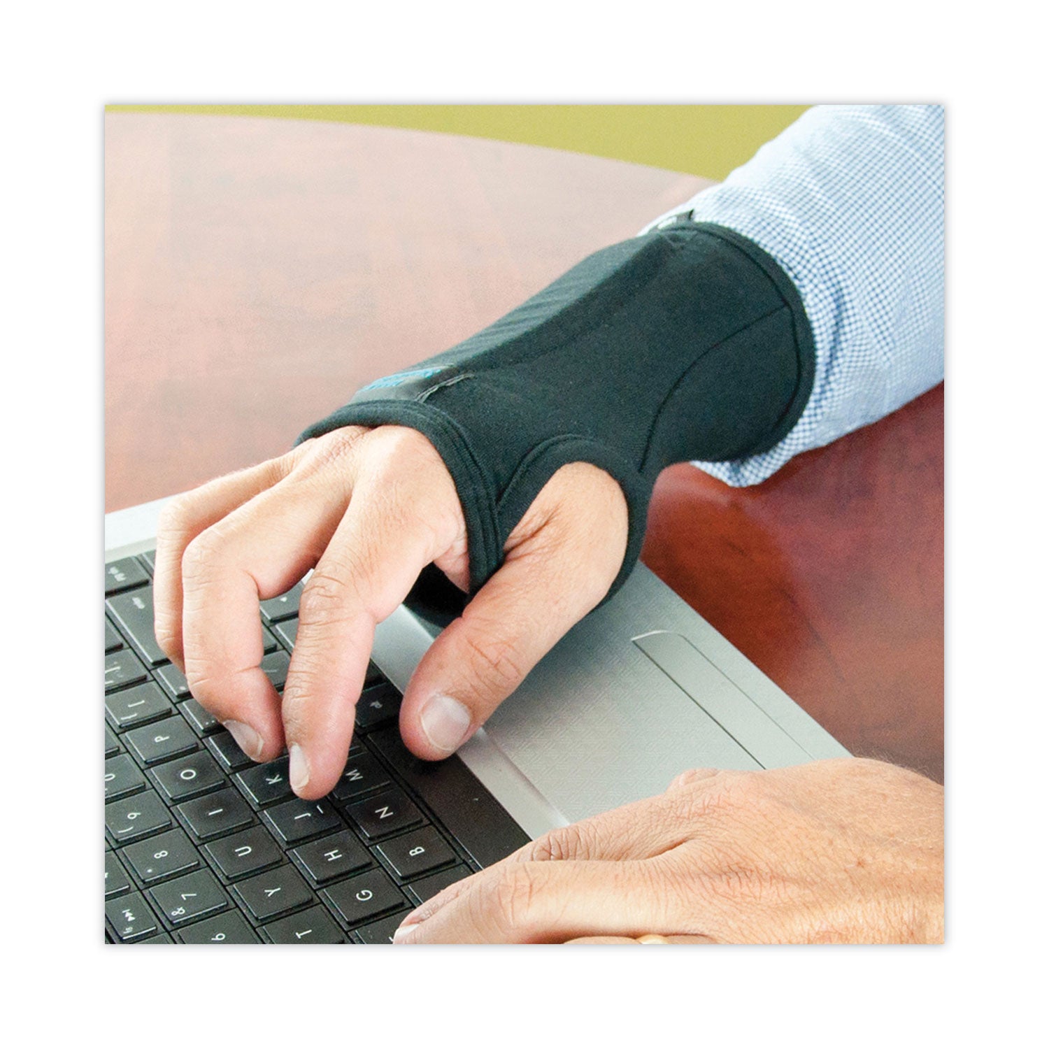 IMAK SmartGlove Wrist Wrap, Medium, Fits Hands Up to 3.75" Wide, Black (A20126)