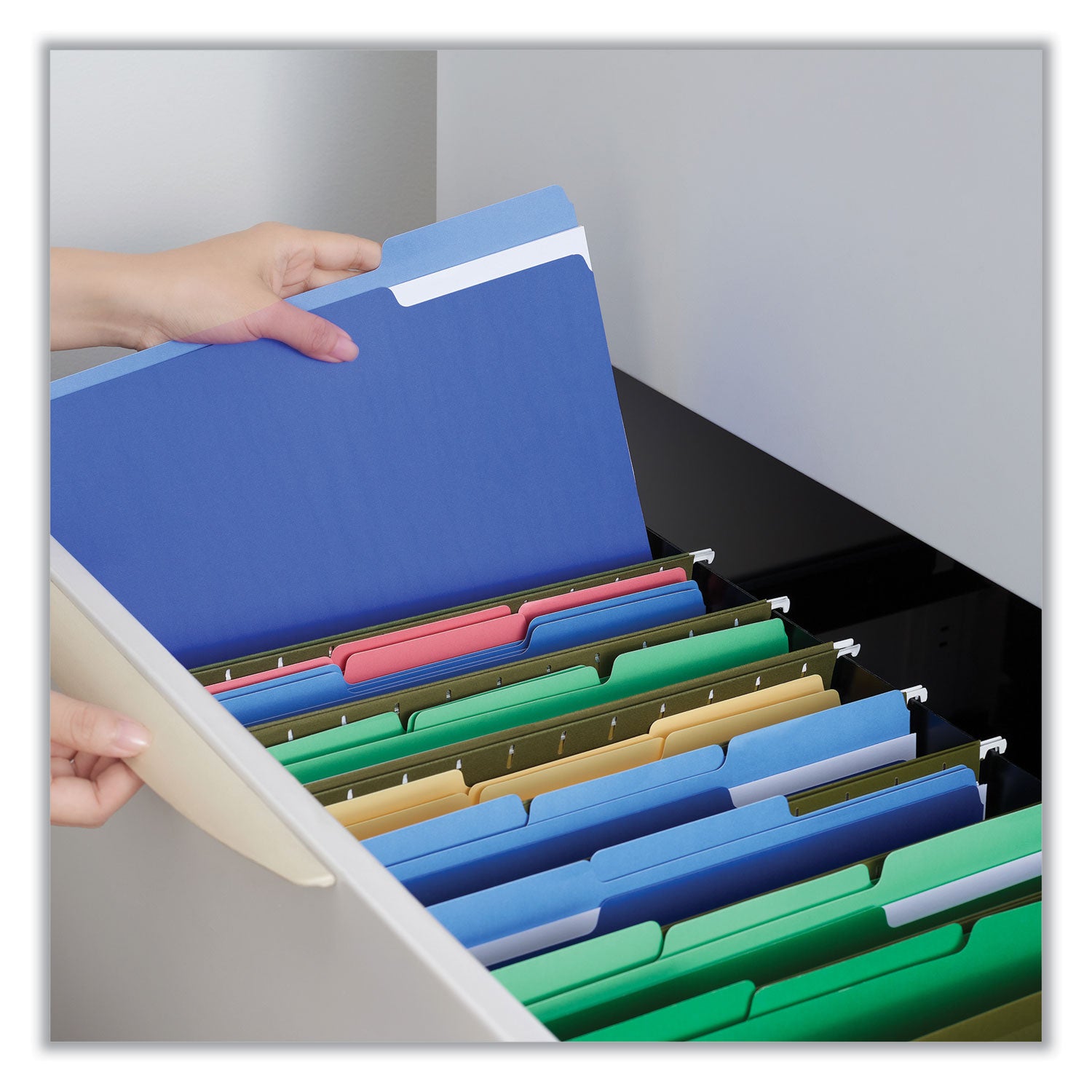 Universal Interior File Folders, 1/3-Cut Tabs: Assorted, Letter Size, 11-pt Stock, Blue, 100/Box (12301)