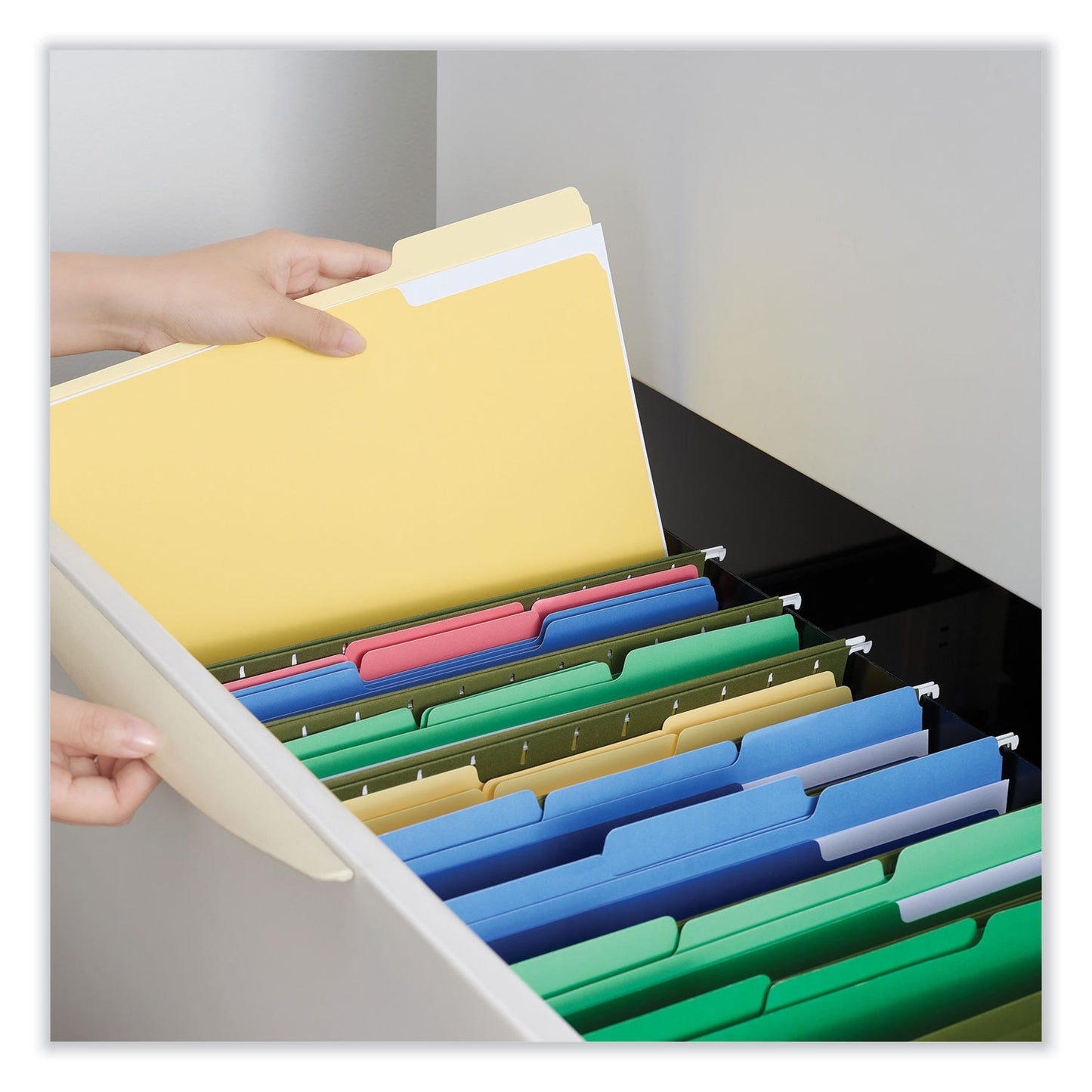 Universal Interior File Folders, 1/3-Cut Tabs: Assorted, Letter Size, 11-pt Stock, Yellow, 100/Box (12304)