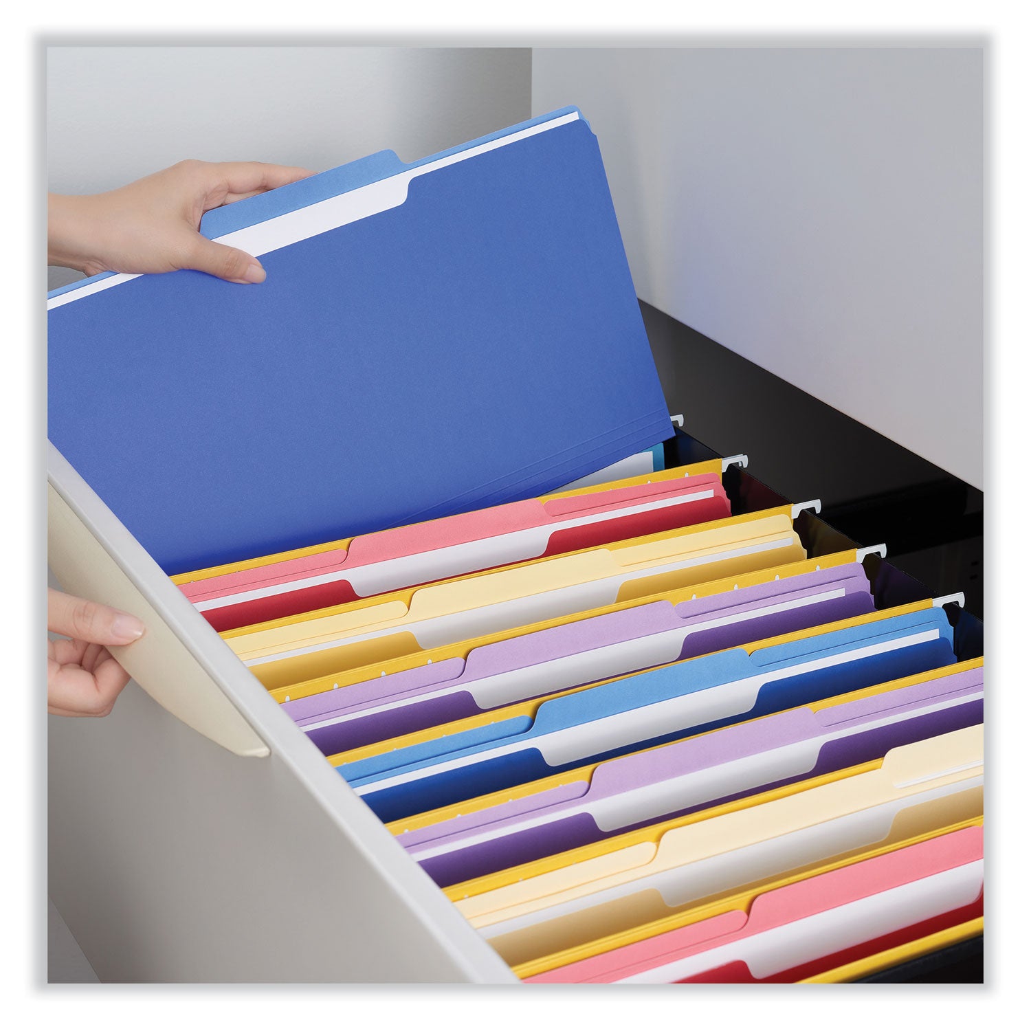 Universal Interior File Folders, 1/3-Cut Tabs: Assorted, Legal Size, 11-pt Stock, Blue, 100/Box (15301)