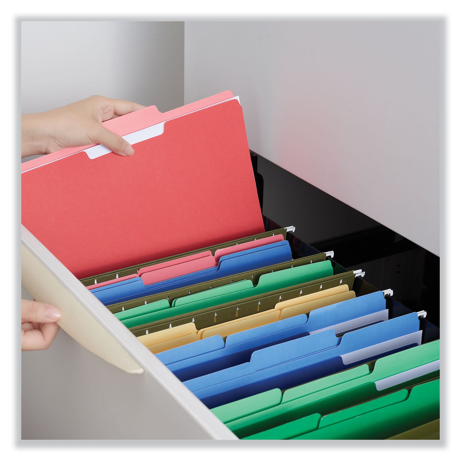 Universal Deluxe Colored Top Tab File Folders, 1/3-Cut Tabs: Assorted, Letter Size, Red/Light Red, 100/Box (10503)