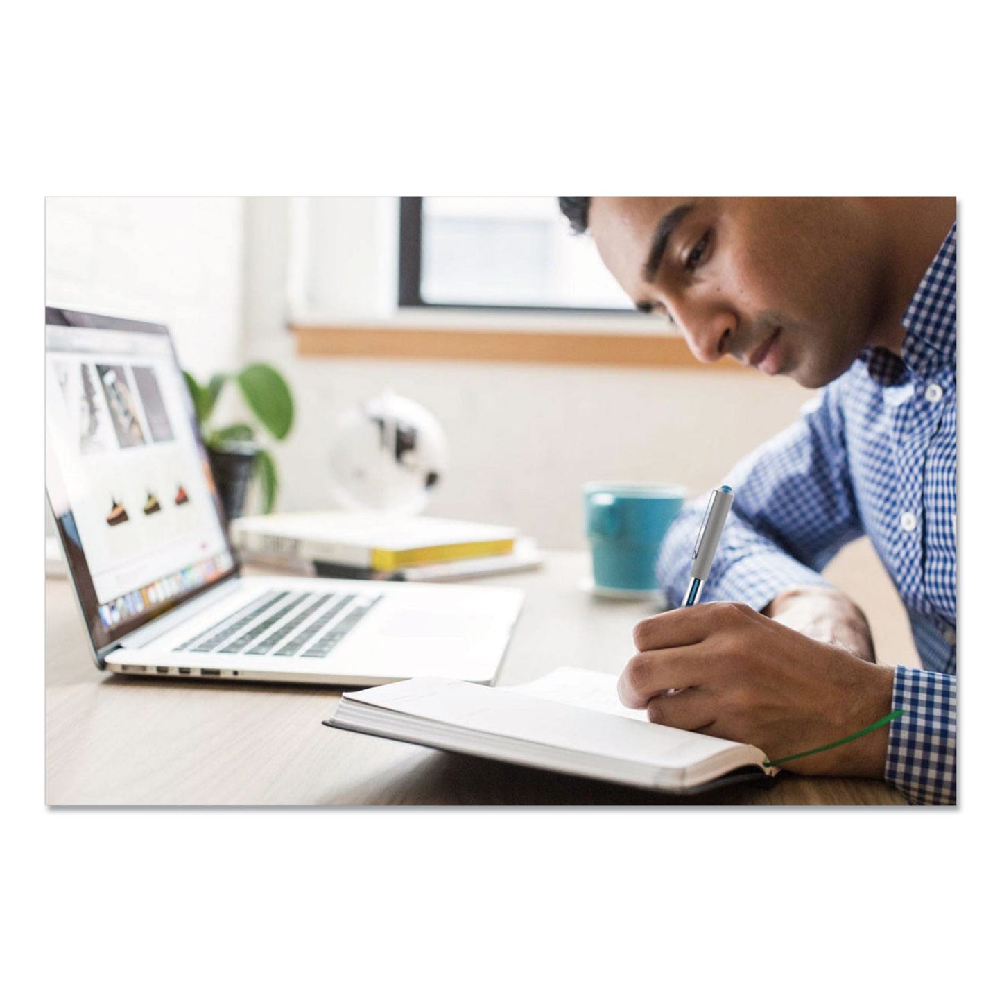 uni-ball VISION Roller Ball Pen, Stick, Fine 0.7 mm, Black Ink, Silver/Black/Clear Barrel, 36/Pack (1921066)