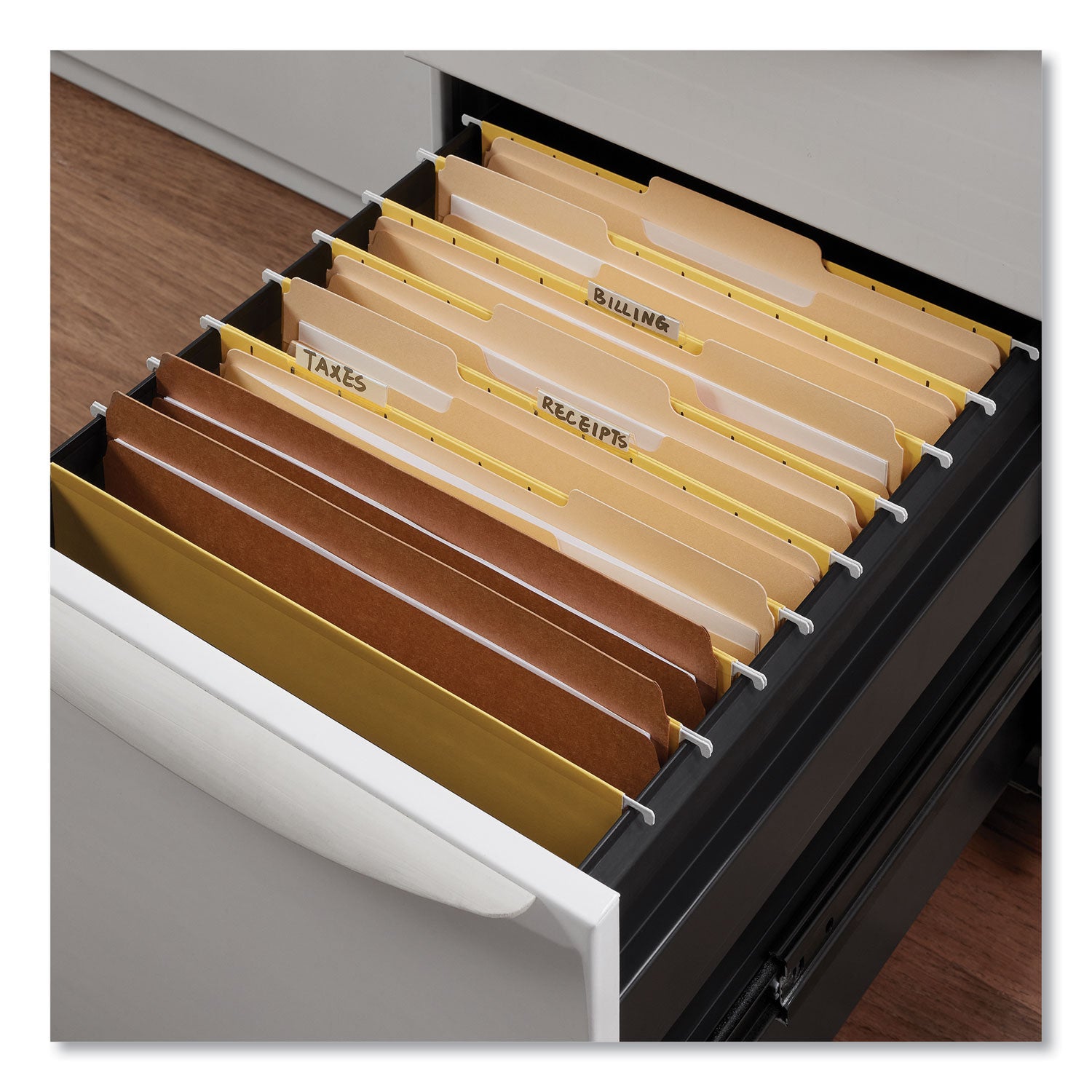 Universal Reinforced Kraft Top Tab File Folders, Straight Tabs, Letter Size, 0.75" Expansion, Brown, 100/Box (16130)