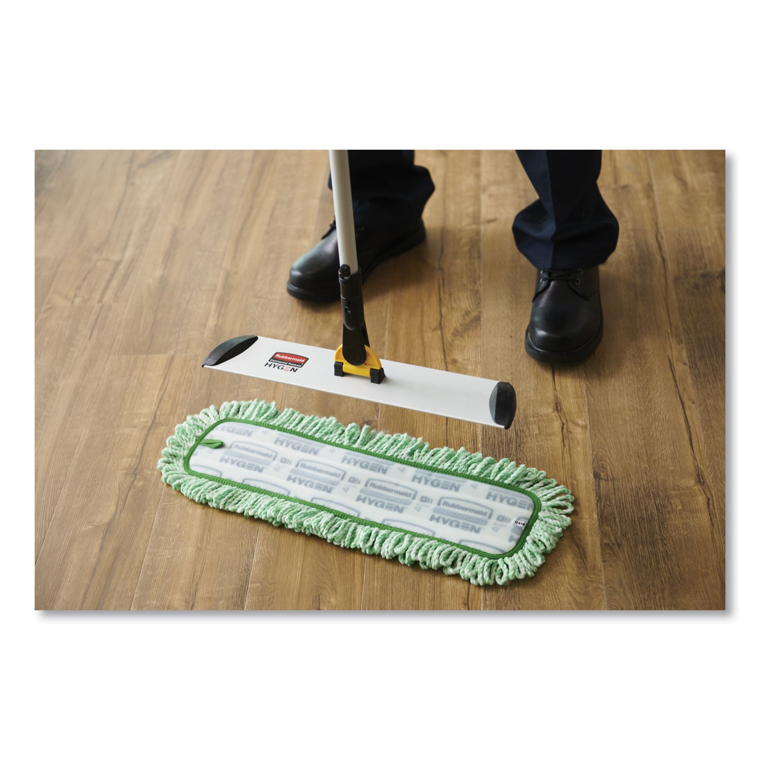 Rubbermaid Commercial Dust Pad with Fringe, Microfiber, 18" Long, Green, 6/Carton (Q418GNCT)