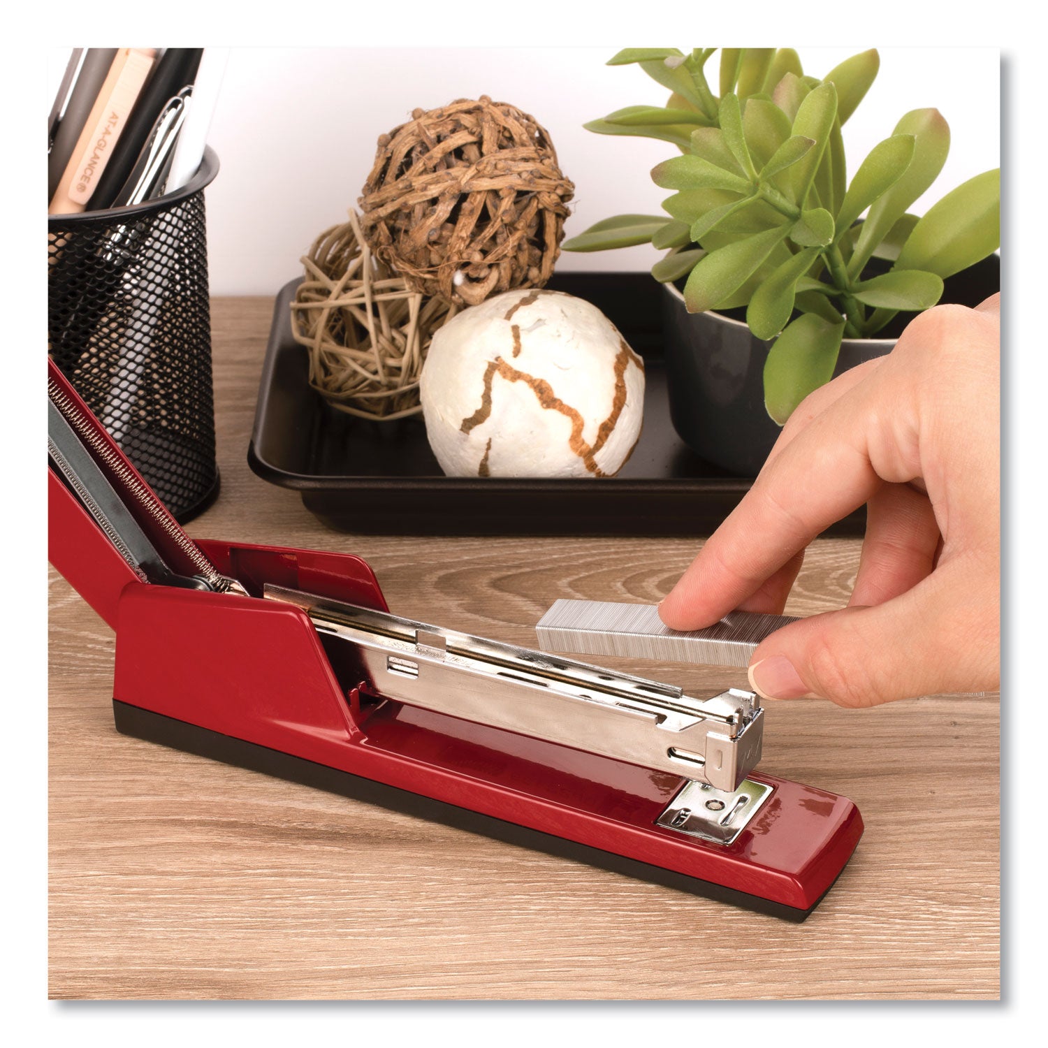 Swingline 747 Classic Full Strip Stapler, 30-Sheet Capacity, Lipstick Red (74718)